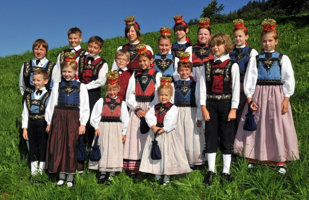 Kindertanzgruppe.JPG