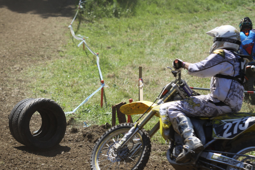 Moto Cross 2  011 820_jpg-1309177046