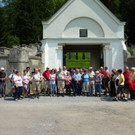 Teilnehmer nach dem Vortrag beim  Judenfriedhof.jpg