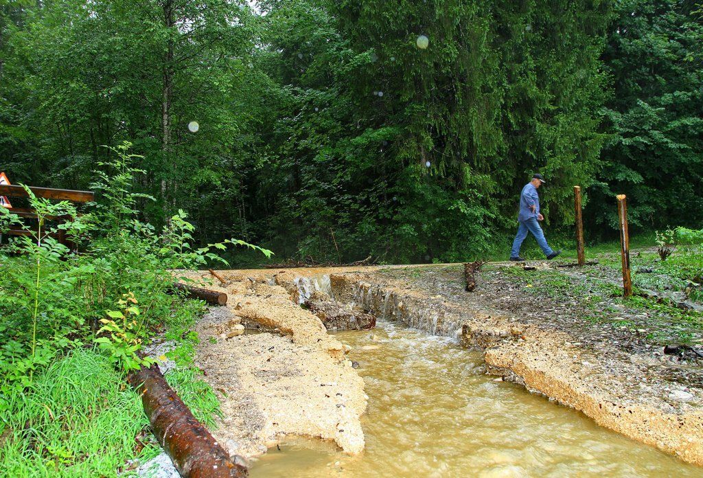 30062011fmt_ueberflutunglatschenwirt_mw_05.JPG
