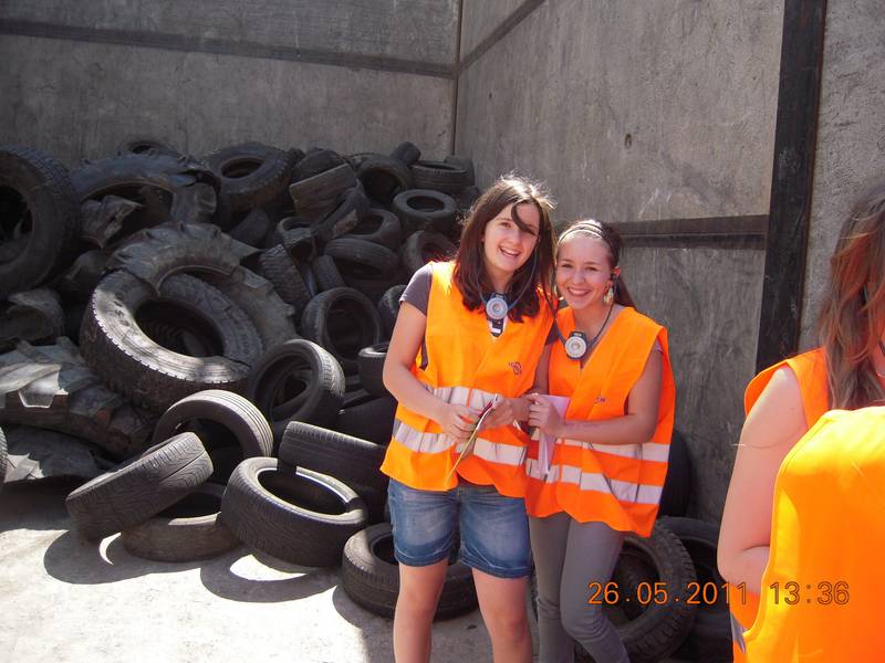 a0683e3d43_jpg-1309528014