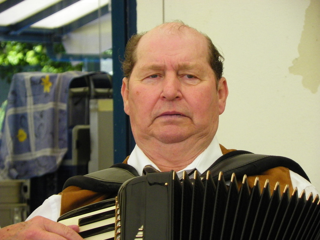 111_7019_JPG-1309688696