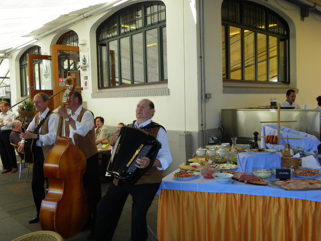 111_7036_JPG-1309688712