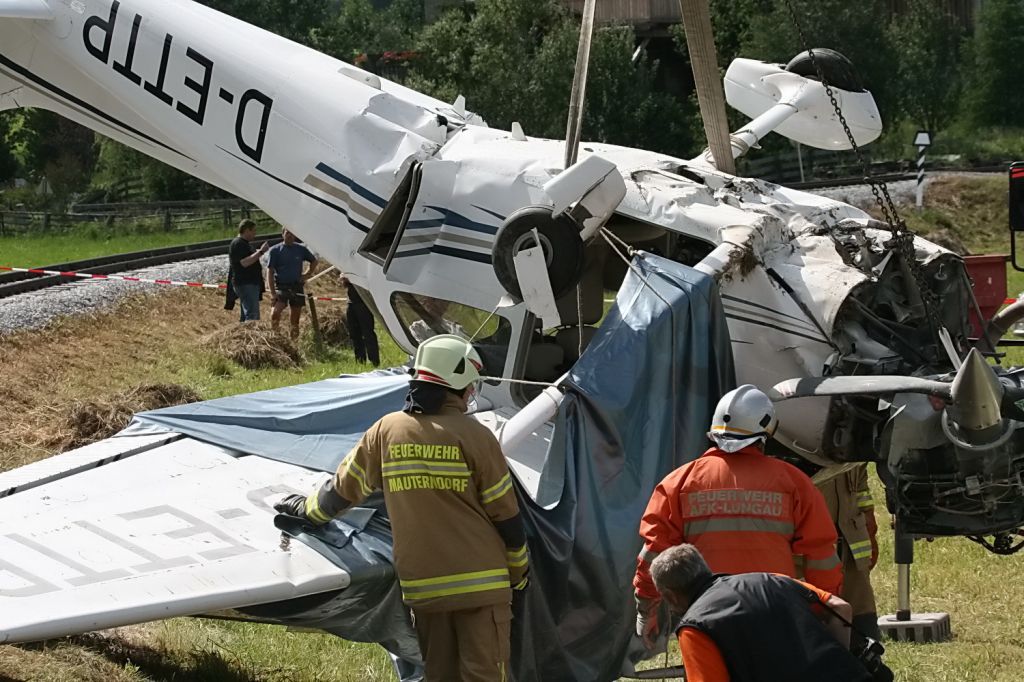 normal_06072011flugzeugffaktivnews_041.jpg