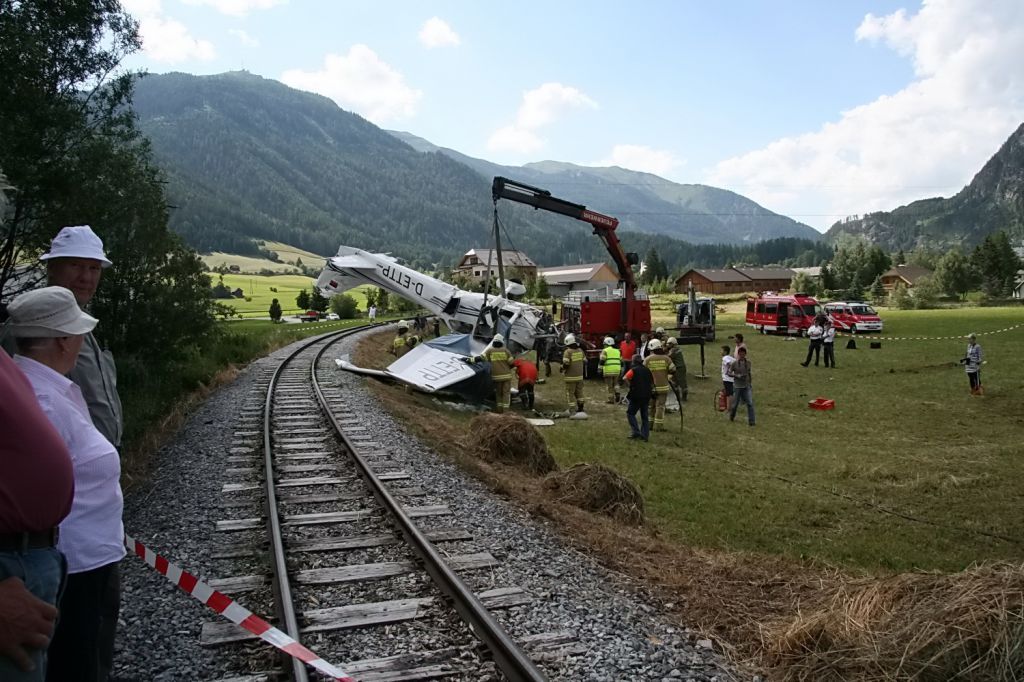 normal_06072011flugzeugffaktivnews_043.jpg