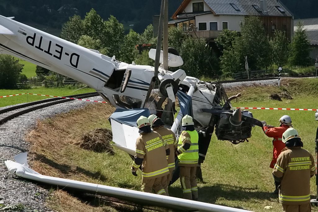 normal_06072011flugzeugffaktivnews_051.jpg