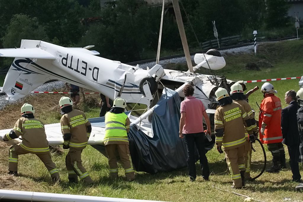 normal_06072011flugzeugffaktivnews_074.jpg