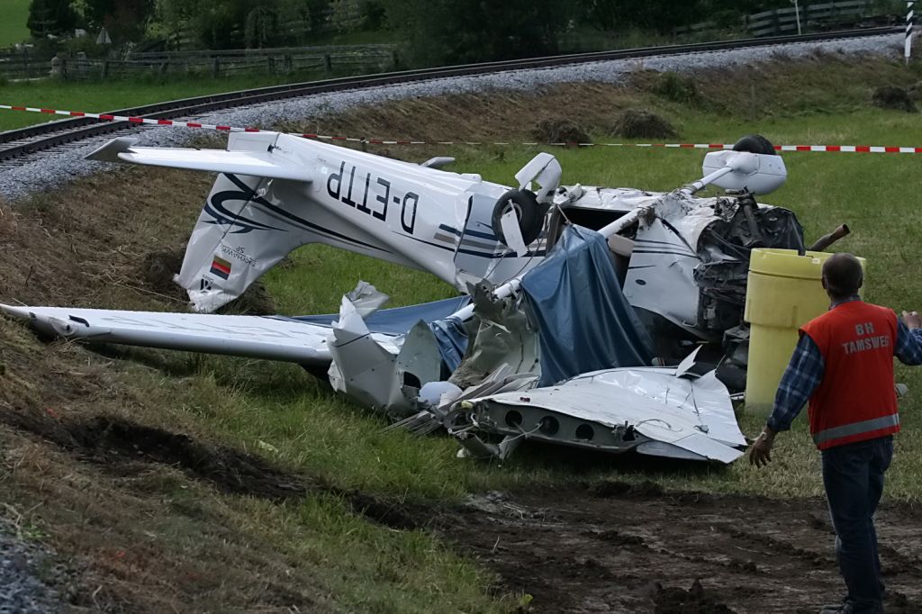 normal_06072011flugzeugffaktivnews_080.jpg