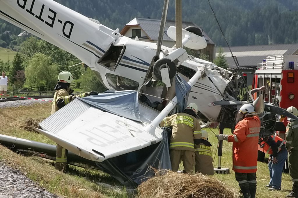 normal_06072011flugzeugffaktivnews_137.jpg
