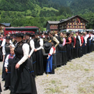 SibratsgfällerTrachtenträgerinnen in Schoppernau