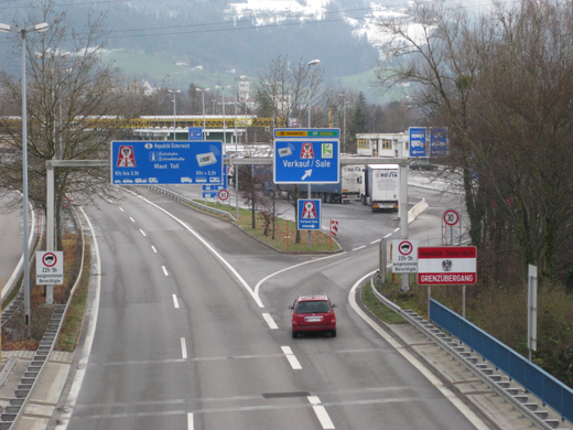 Autobahnzollamt 011.jpg