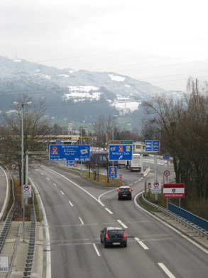 Autobahnzollamt 014.jpg