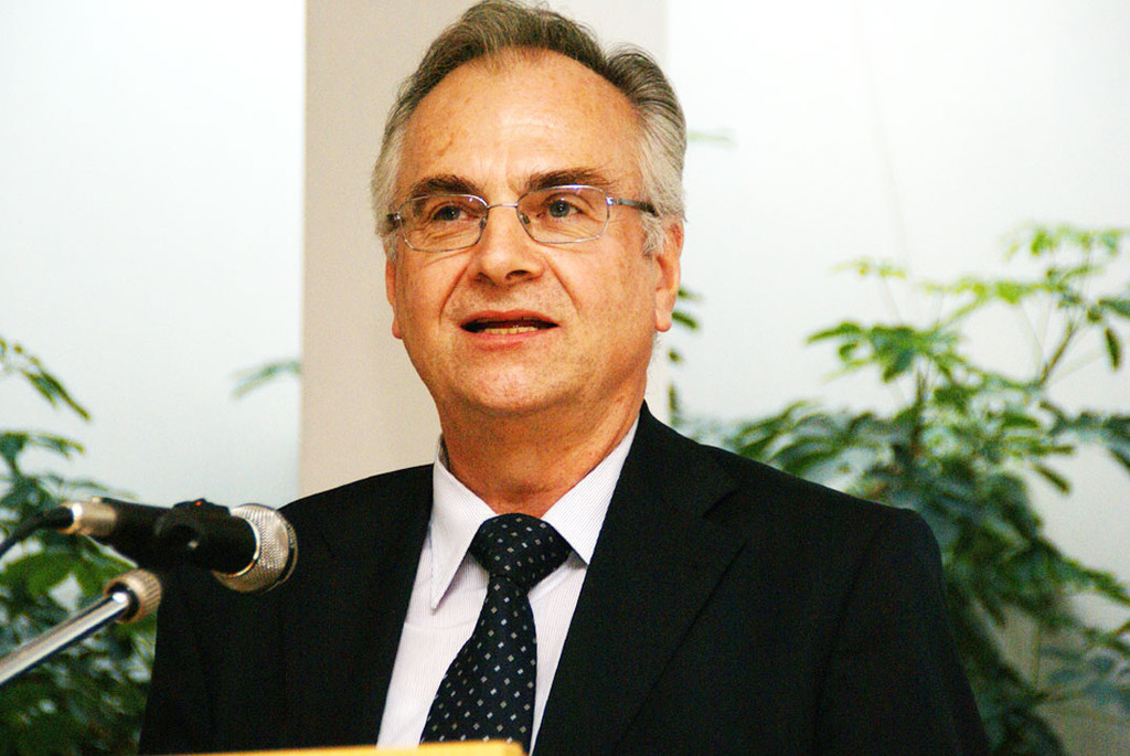 Benzer2011_jpg-1310640948