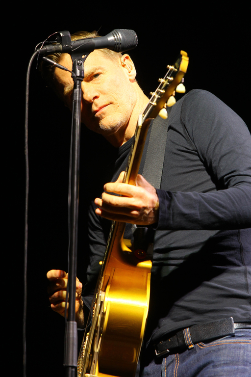 Bryan Adams23.jpg