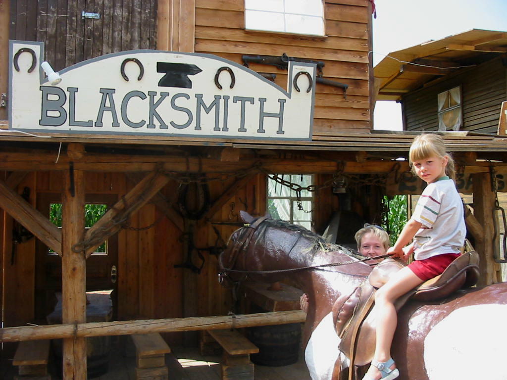 Kind-Pferd 12-07-03 1_JPG-1310972071