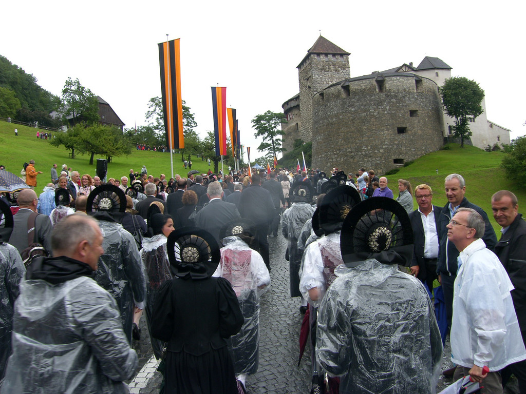 SH102228_JPG-1310973330