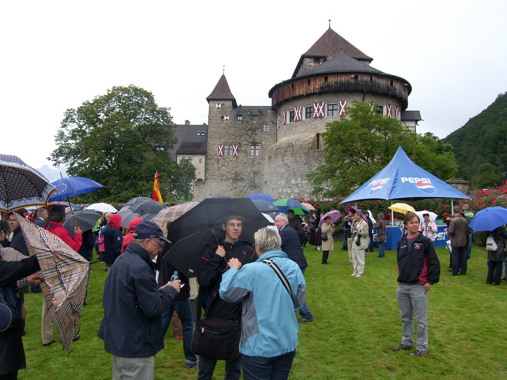 SH102246_JPG-1310973389