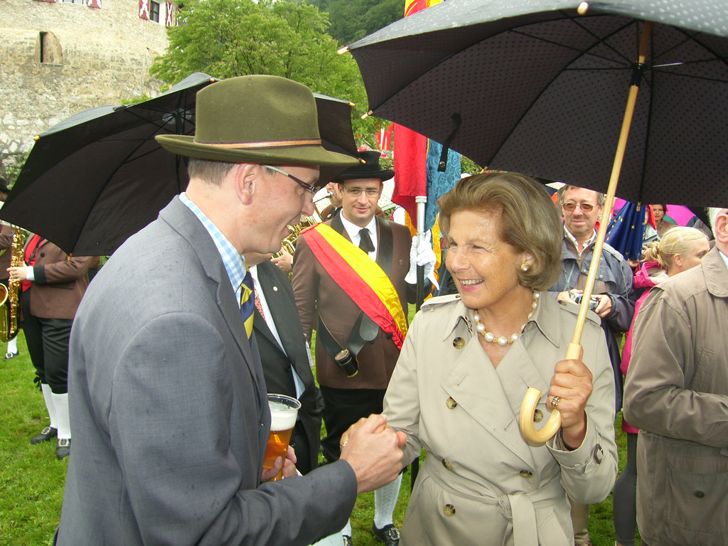 SH102257_JPG-1310973416