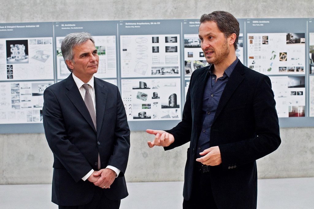 201110720_MIK_R070_K_jpg-1311157533