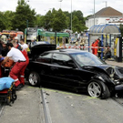 Essen: BMW kracht in Haltestelle