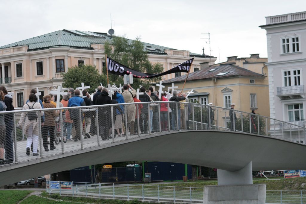 normal_24072011Abtriebungsgegnerdemosbgpm08.jpg