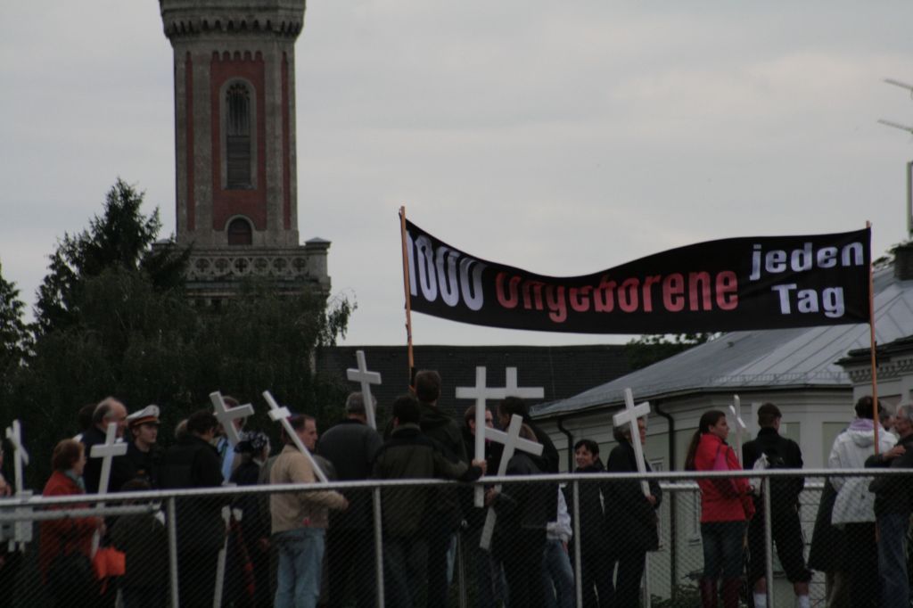 normal_24072011Abtriebungsgegnerdemosbgpm17.jpg