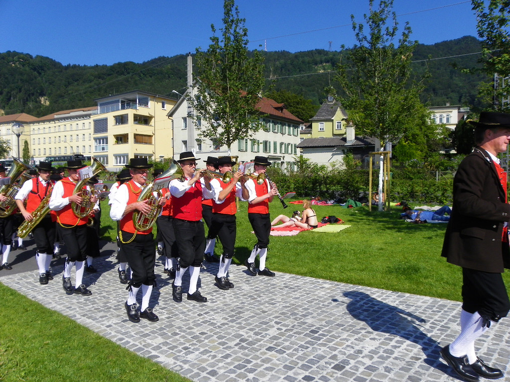 112_1105_JPG-1311596366