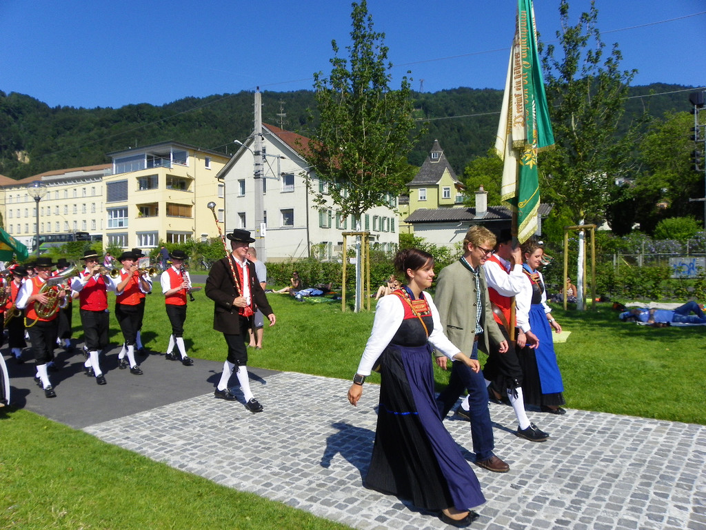 112_1104_JPG-1311596357