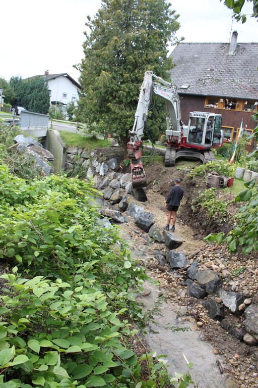 Hoferbach Sanierung Kurve 25-07-2011 _2__jpg-1311925470