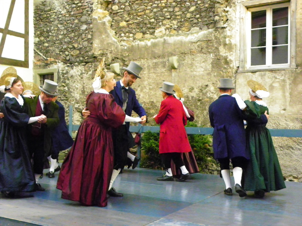 112_1889_JPG-1312073589