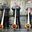 Alphornblasen unterm Martinsturm             