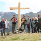 Matschunhuette Alpkreuz Gruppe.JPG