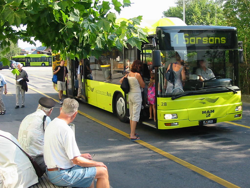 Bank-Bus 1_jpg-1312529586