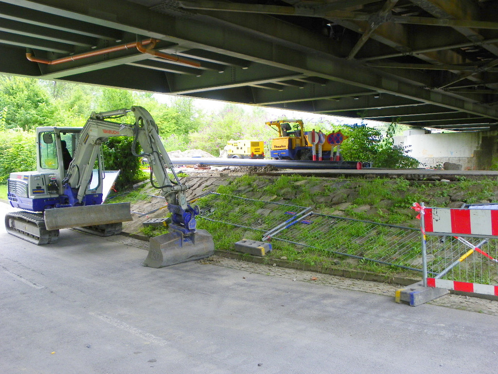 112_1736_JPG-1312536575