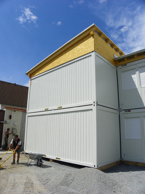 112_1821_JPG-1313195189