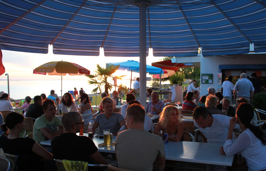 Treff am See Beach Party WEISS 2011 _26__jpg-1313341349