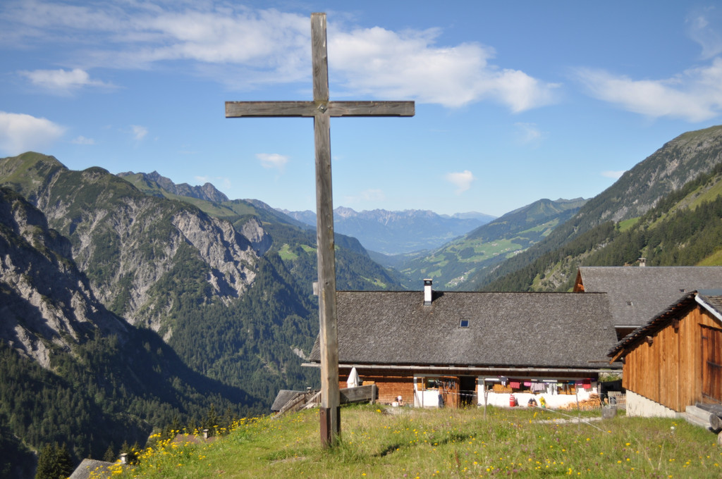 das Walsertal mit Alpe Ischkarnei_jpg-1313413078