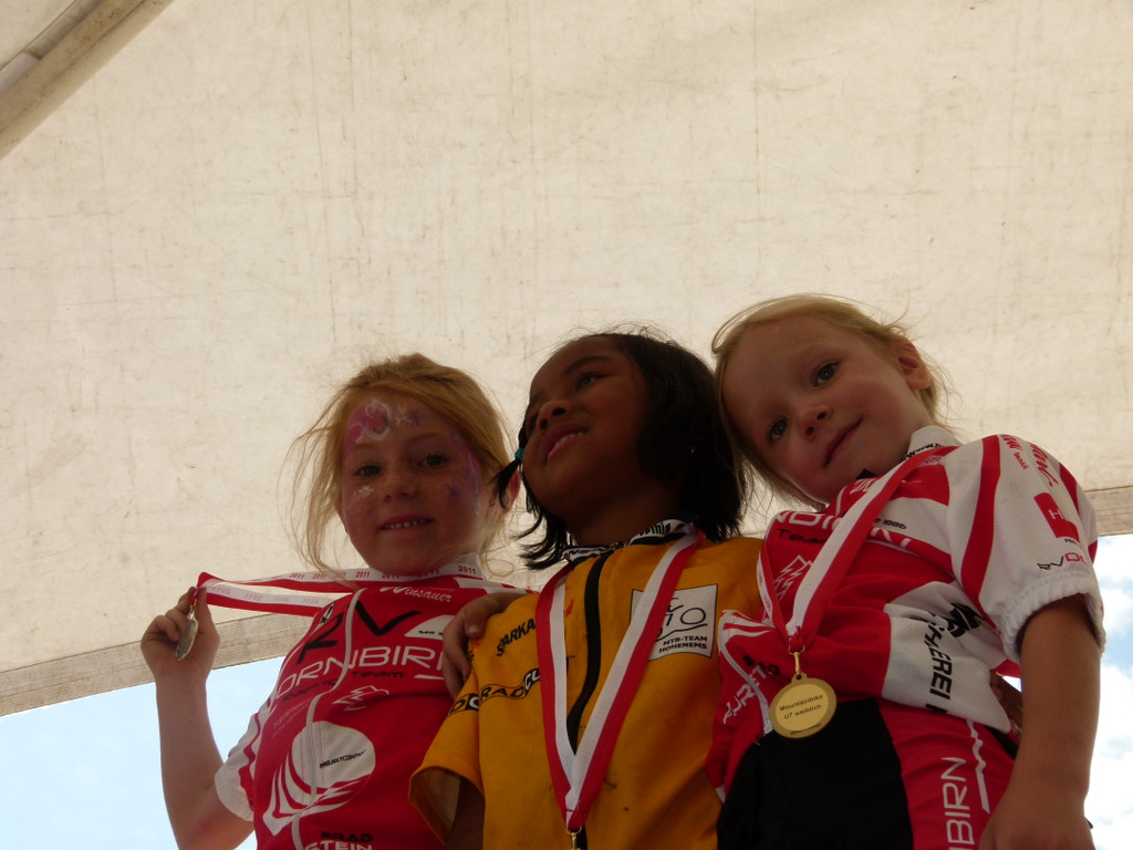 Lisa Feurstein _2__ und Angelina Hinder _3__.JPG