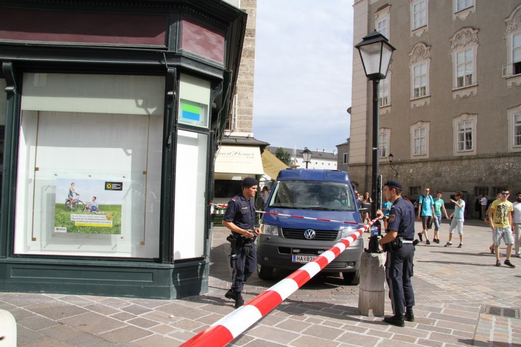 normal_16082011bankraubffaktivnews_18.jpg