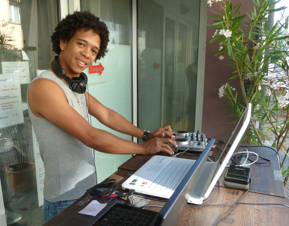 Gass7DJ_jpg-1313931745