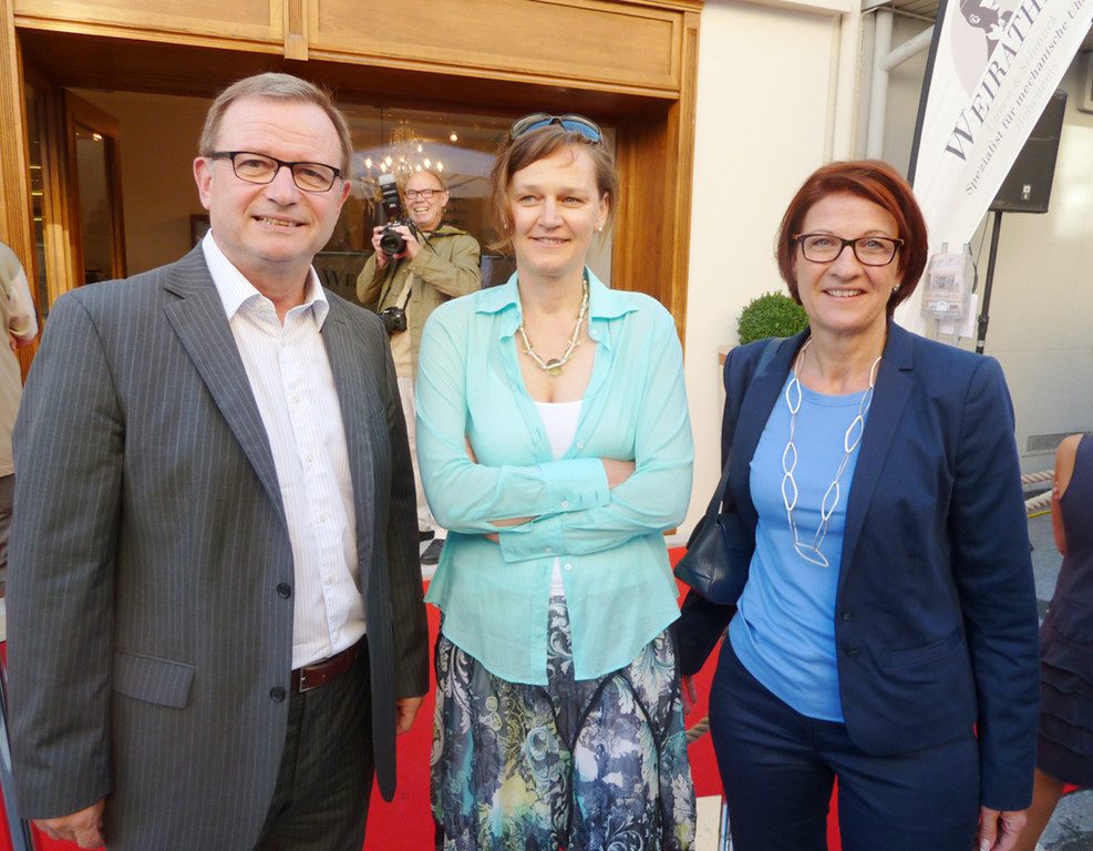 Uhren3Kopf_Nadler__jpg-1314043200