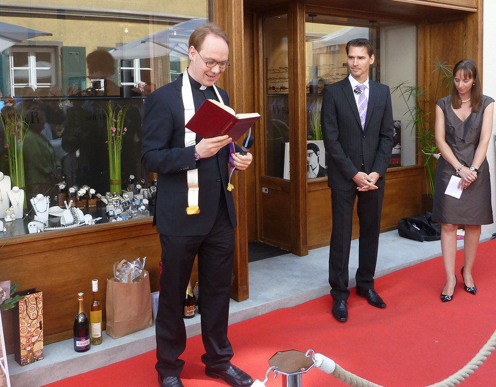 Uhren25Segnung_jpg-1314044024