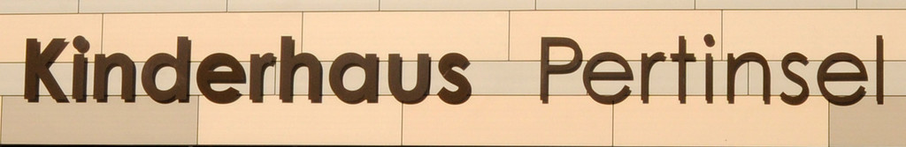 Kinderhaus Schriftzug_jpg-1314346762