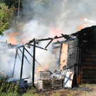 Dornbach (Bezirk Mödling): Ehemalige Skihütte in Brand