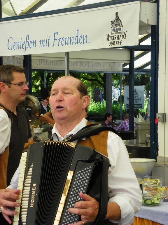 111_7010_JPG-1314436642