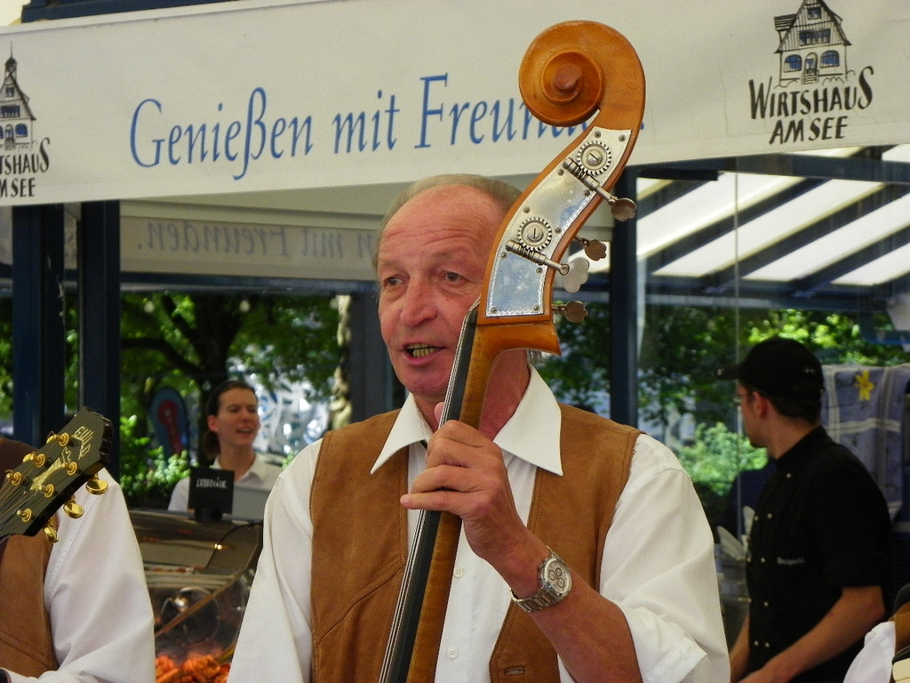 111_7016_JPG-1314436652