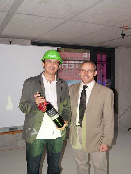 Explorer 6_jpg-1314437355