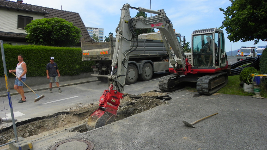 112_3845_JPG-1314566268