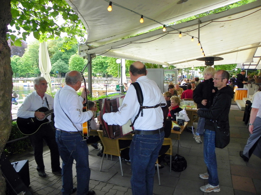 111_5704_JPG-1314651802