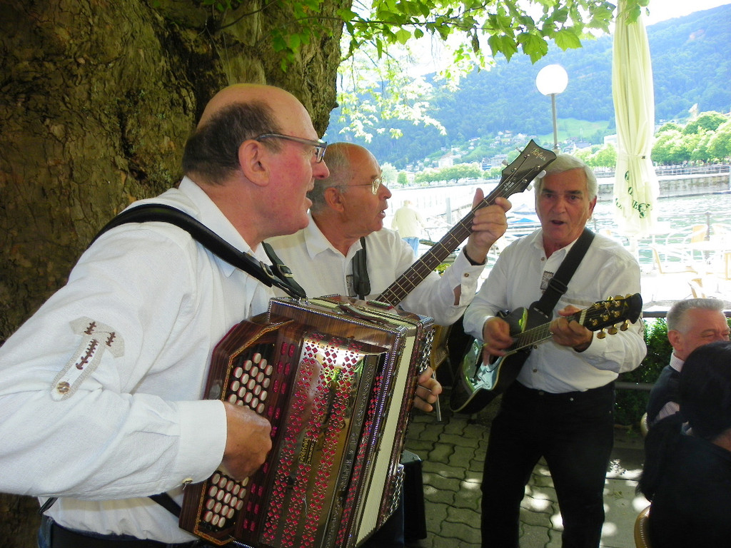 111_5694_JPG-1314651747